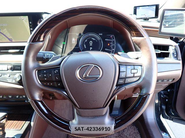 Lexus ES 2019-07 8562404-11