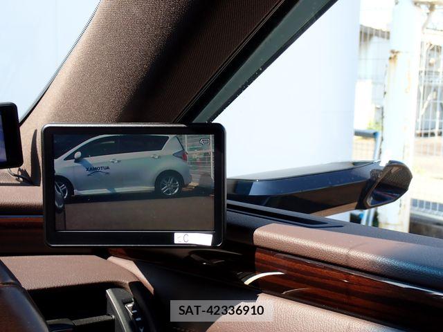 Lexus ES 2019-07 8562404-16