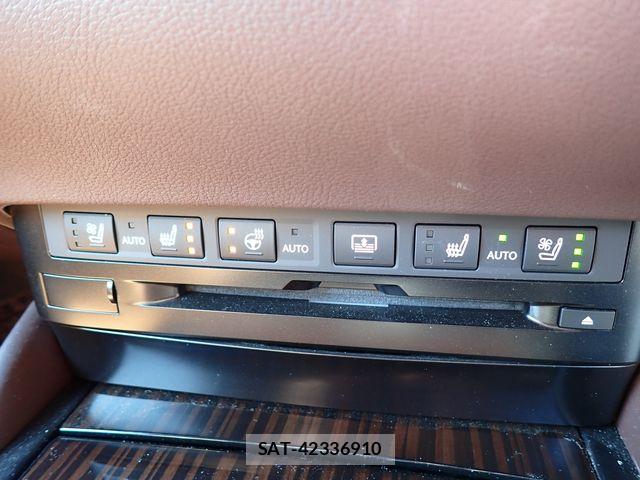 Lexus ES 2019-07 8562404-24