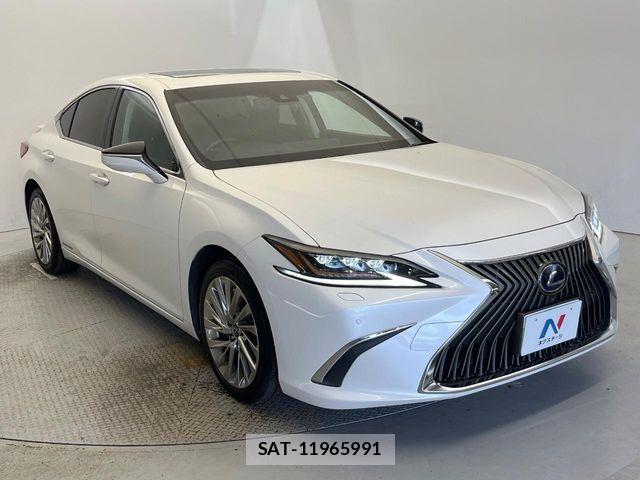 Lexus ES 2018-12 8562403-16