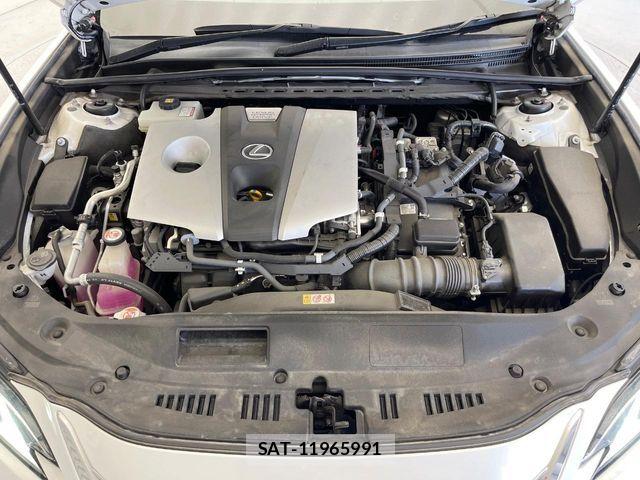 Lexus ES 2018-12 8562403-18