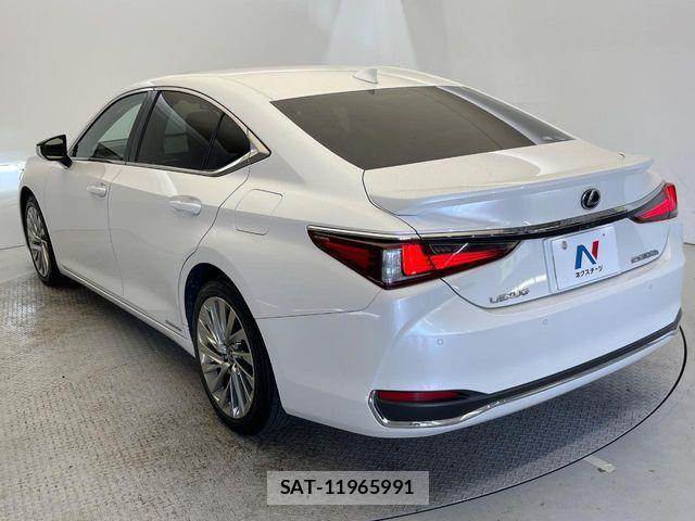 Lexus ES 2018-12 8562403-3