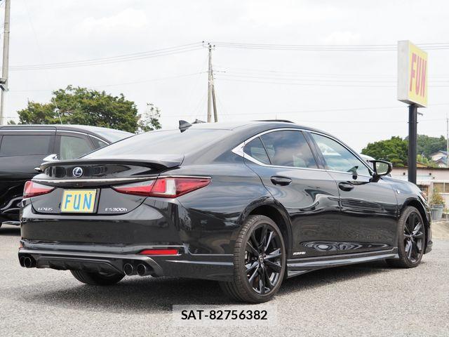 Lexus ES 2021-08 8627451-4