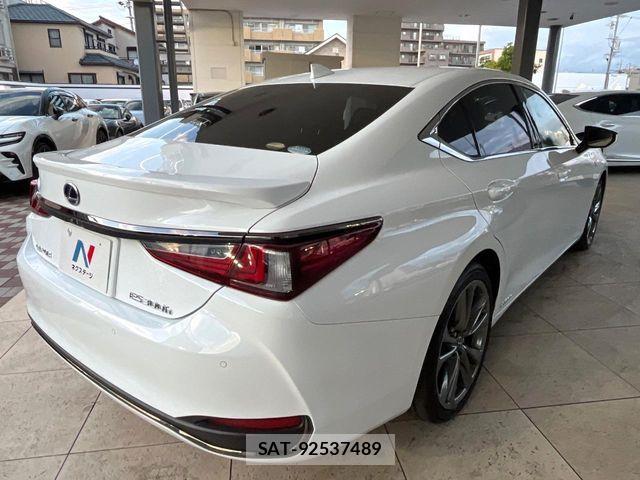 Lexus ES 2019-03 8627454-16