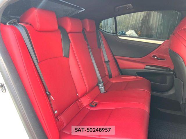Lexus ES 2020-07 8666379-12
