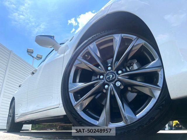 Lexus ES 2020-07 8666379-16