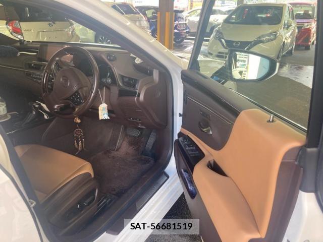 Lexus ES 2020-07 8659905-11