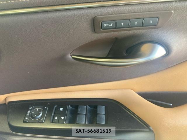 Lexus ES 2020-07 8659905-13
