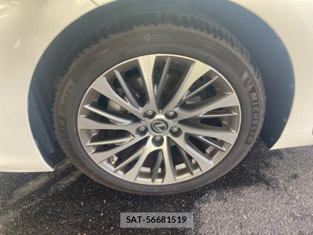 Lexus ES 2020-07 8659905-5
