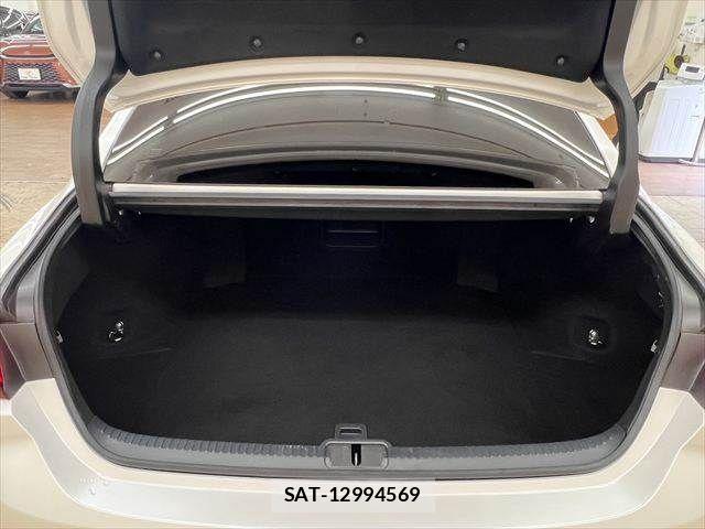 Lexus ES 2022-01 8666380-9