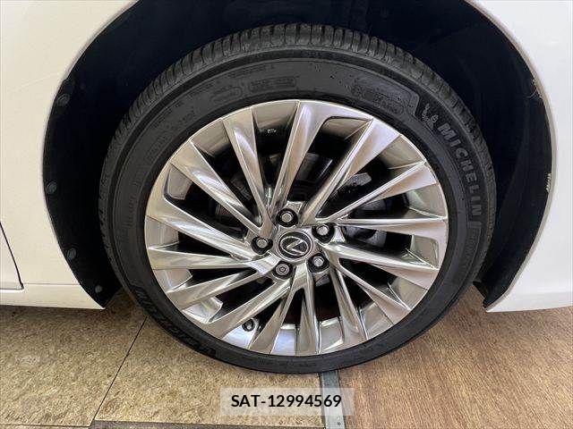 Lexus ES 2022-01 8666380-12