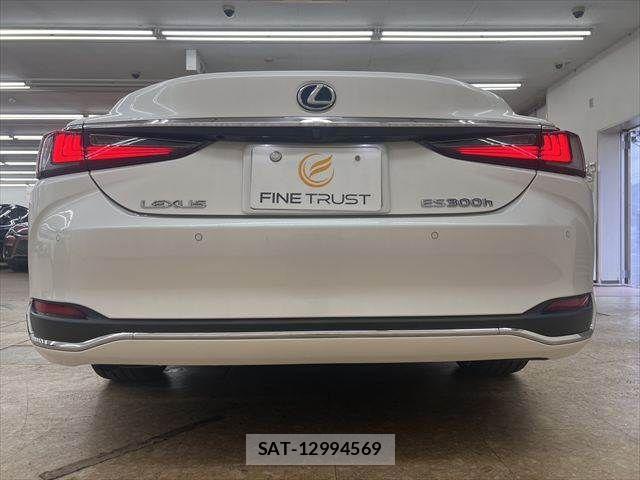 Lexus ES 2022-01 8666380-16