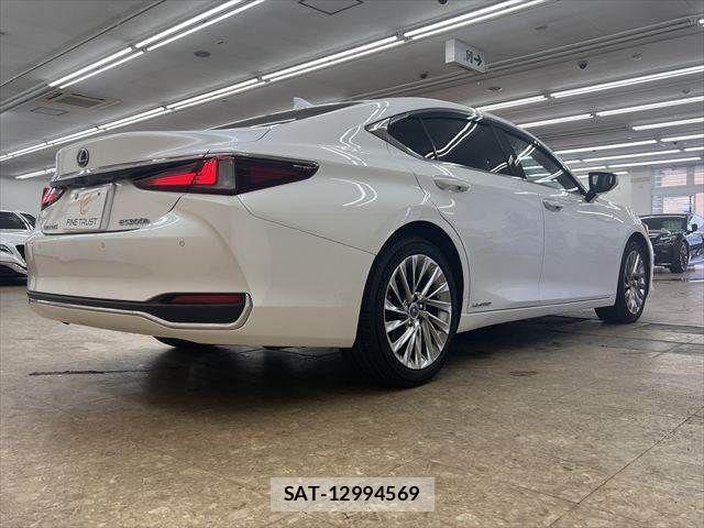 Lexus ES 2022-01 8666380-17