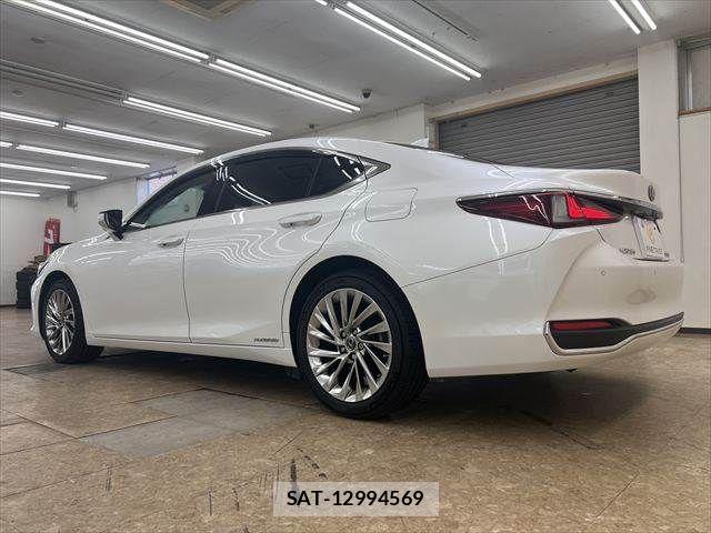 Lexus ES 2022-01 8666380-18