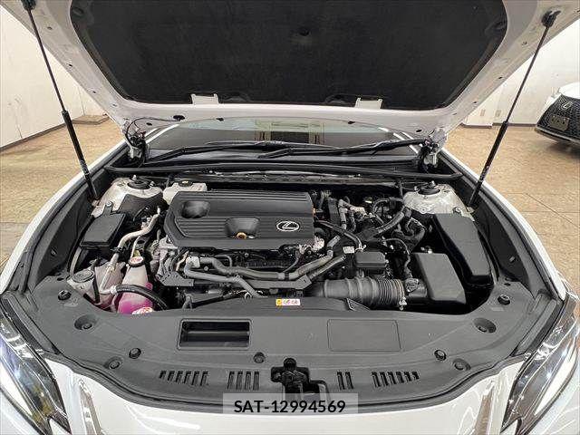 Lexus ES 2022-01 8666380-28