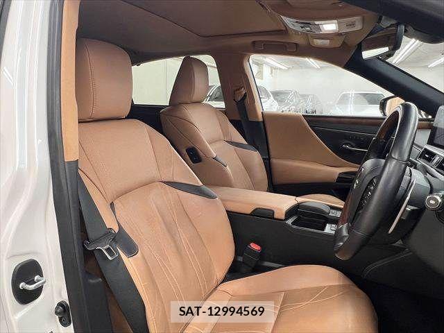 Lexus ES 2022-01 8666380-7