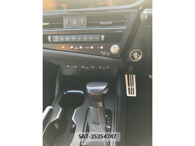 Lexus ES 2023-07 8659896-19