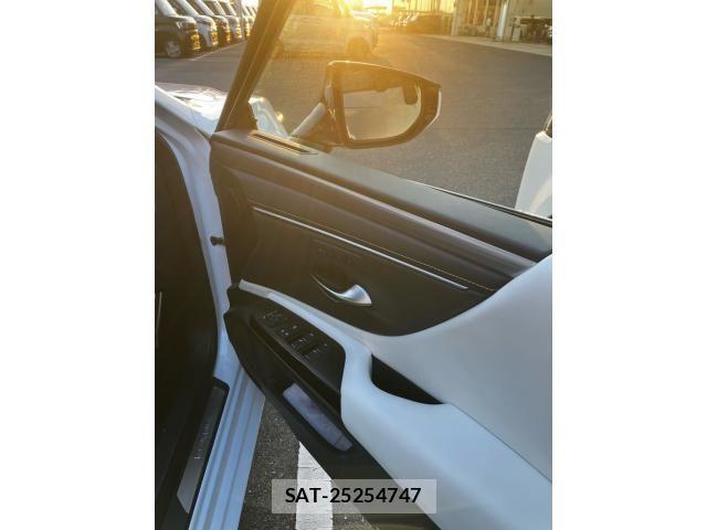 Lexus ES 2023-07 8659896-24