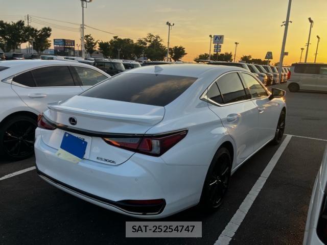 Lexus ES 2023-07 8659896-2