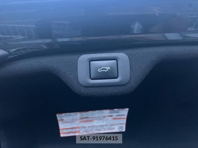 Lexus ES 2019-05 8666382-29
