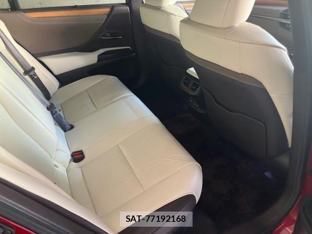 Lexus ES 2019-01 8659904-10