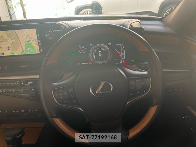 Lexus ES 2019-01 8659904-15