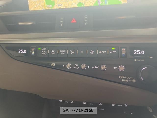 Lexus ES 2019-01 8659904-24