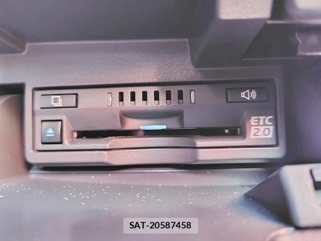 Lexus ES 2019-01 8685829-21