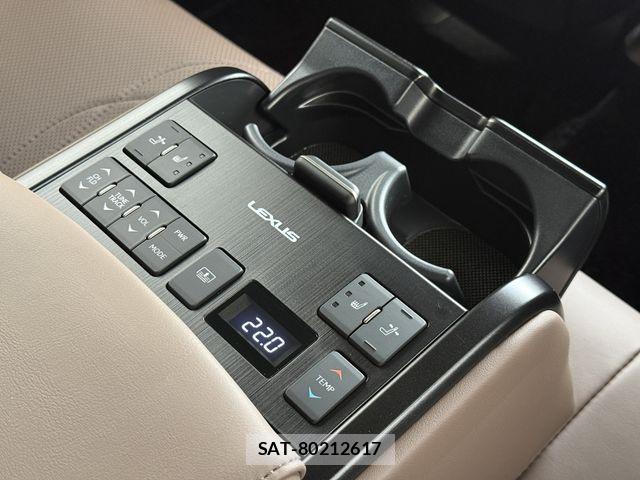 Lexus ES 2022-04 8743367-16