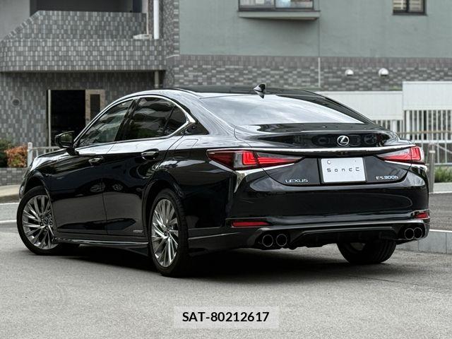 Lexus ES 2022-04 8743367-2