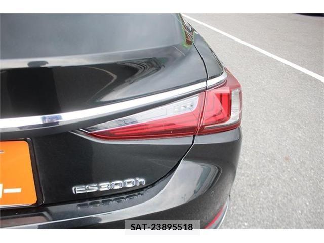 Lexus ES 2019-11 8743370-25