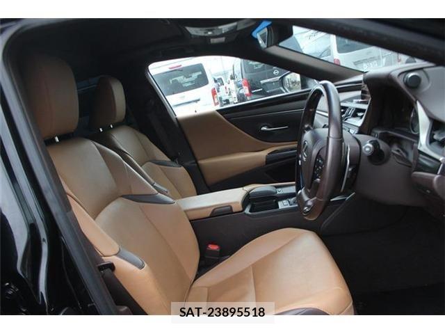 Lexus ES 2019-11 8743370-28