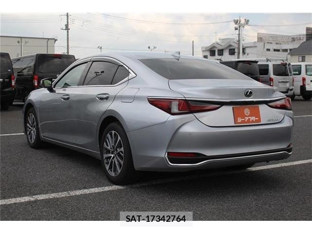 Lexus ES 2024-10 8743368-13