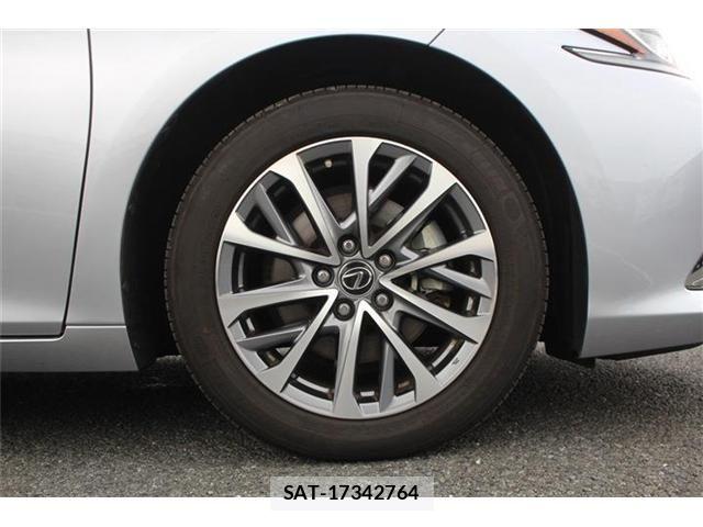 Lexus ES 2024-10 8743368-17