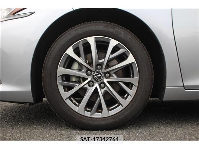 Lexus ES 2024-10 8743368-18