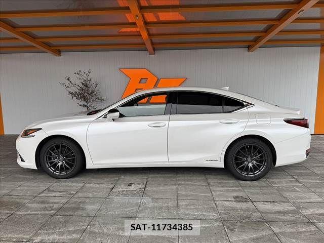 Lexus ES 2020-03 8743371-11