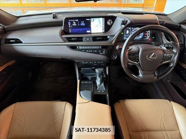 Lexus ES 2020-03 8743371-15