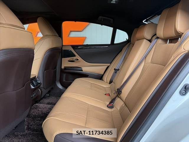 Lexus ES 2020-03 8743371-19