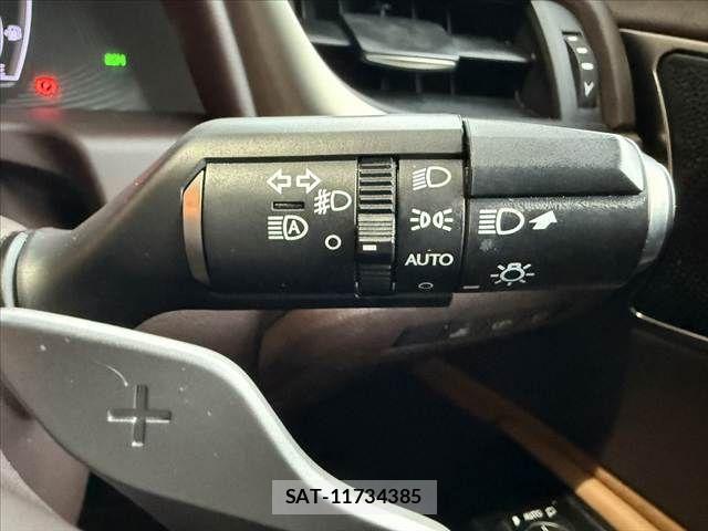 Lexus ES 2020-03 8743371-25