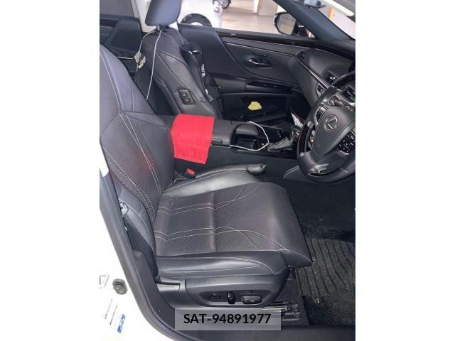 Lexus ES 2019-12 8796452-12