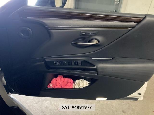Lexus ES 2019-12 8796452-16
