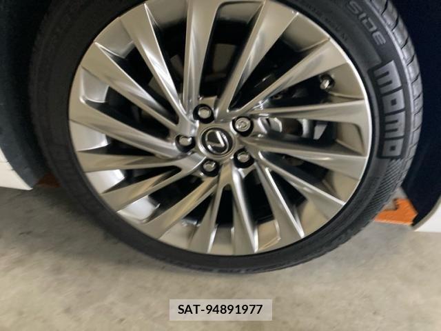 Lexus ES 2019-12 8796452-4