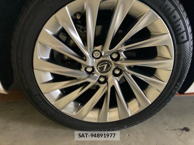 Lexus ES 2019-12 8796452-5