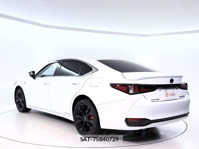 Lexus ES 2022-10 8796445-4