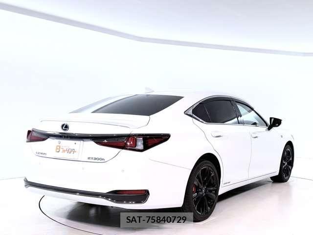 Lexus ES 2022-10 8796445-6