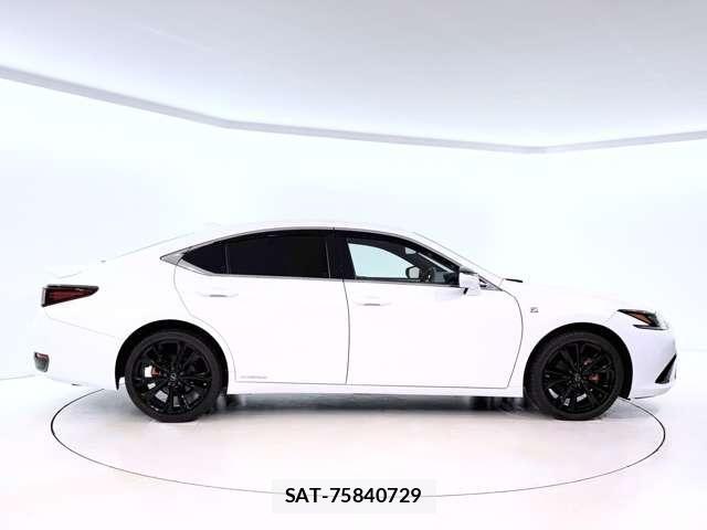 Lexus ES 2022-10 8796445-7