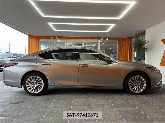 Lexus ES 2021-01 8796449-11