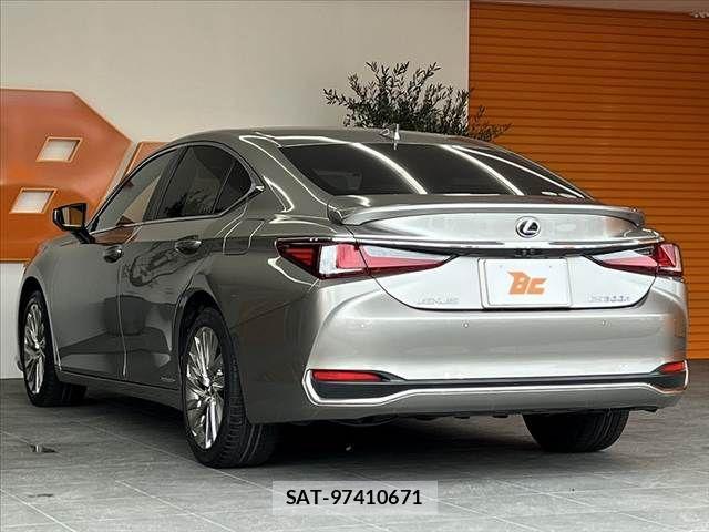Lexus ES 2021-01 8796449-12
