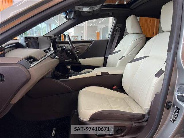 Lexus ES 2021-01 8796449-16