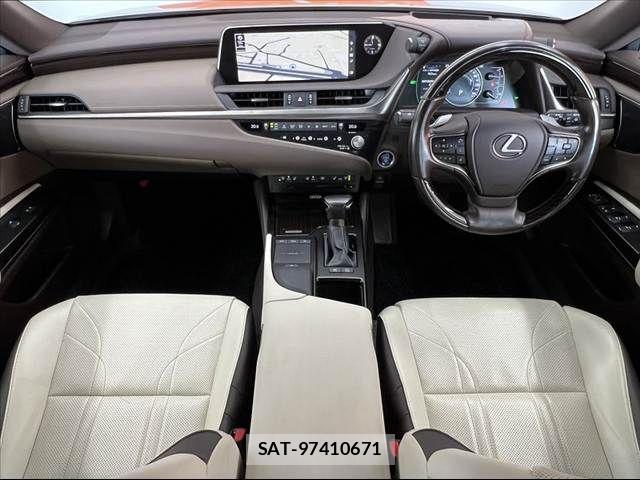 Lexus ES 2021-01 8796449-1